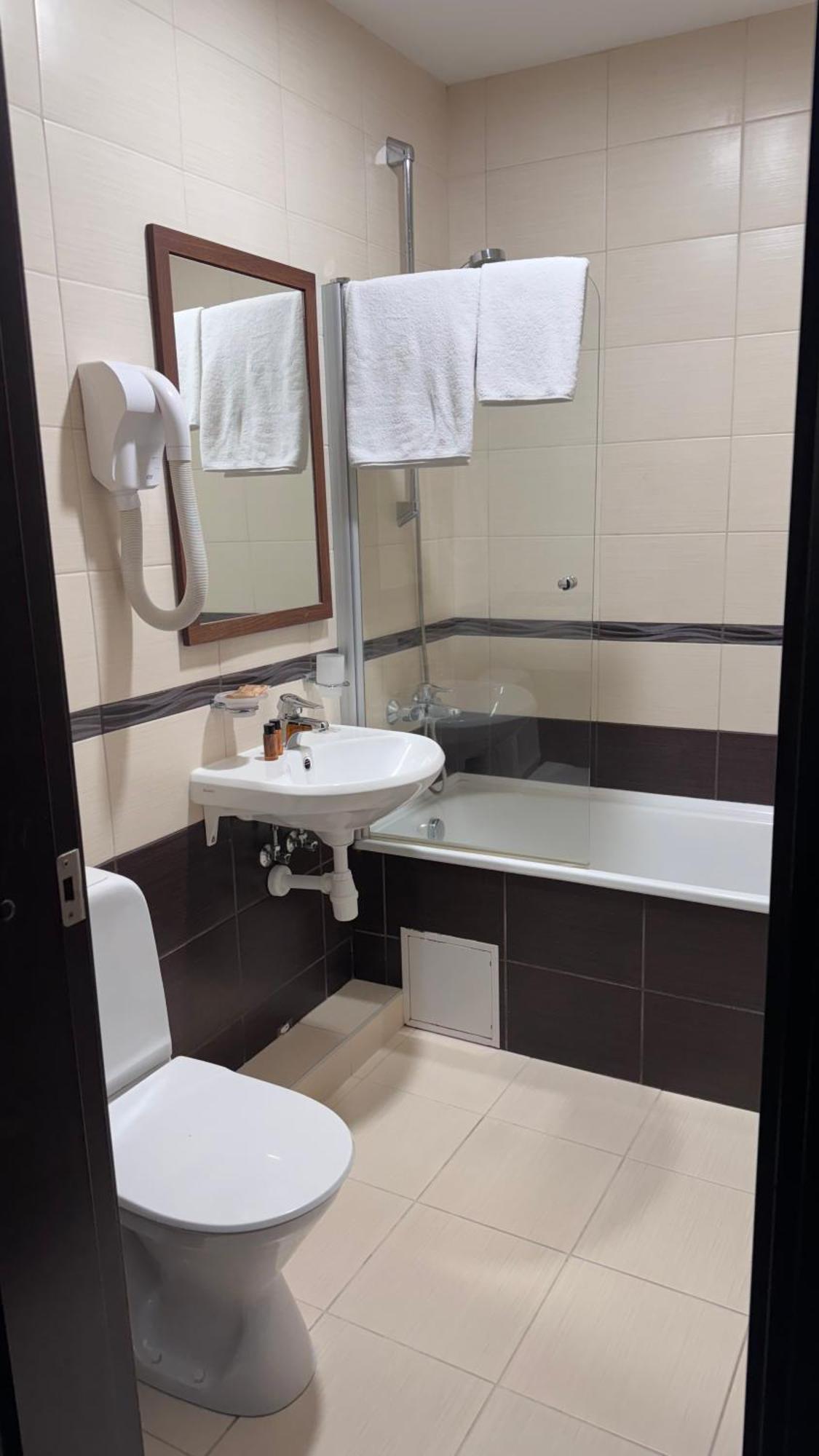 Saulys Hotel Šiauliai Екстериор снимка